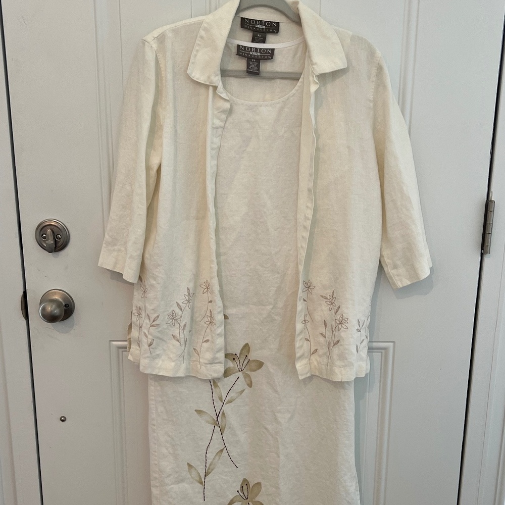 100% Linen White and Beige Norton McNaughton Petites S 2 pc set Dress and Top